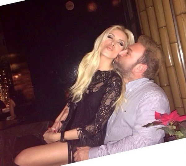 Κατερίνα Καινούργιου: Με ποιον αγκαλιάζεται η παρουσιάστρια;