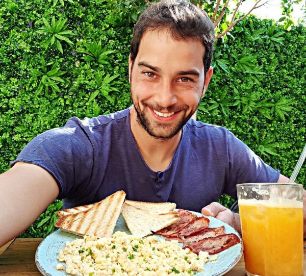 Survivor 2018: Πιάσαμε πρώην παίκτρια του Survivor να συμβουλεύει Μαχητή πριν την αναχώρησή του