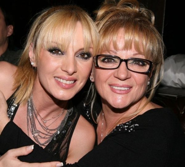 Οι Έλληνες celebrities λένε χρόνια πολλά στις μητέρες τους! (φωτό)