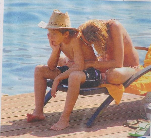 Τζένη Μπαλατσινού: Το διήμερο στον Πόρο με τον άντρα της ζωής της! (φωτό)