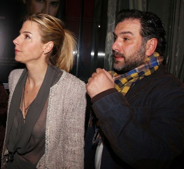 "Έκλεψε" τα βλέμματα το διάφανο πουκάμισο της Κοτοβός! 