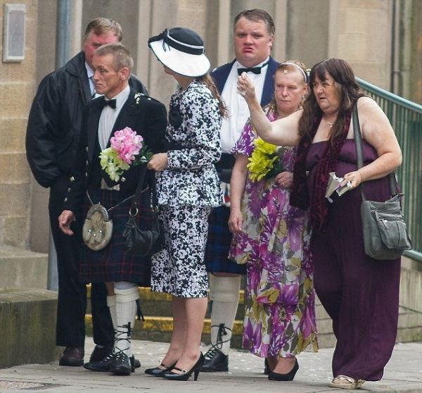  «Κολλημένη» με τους… γάμους