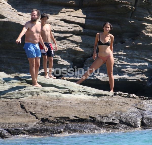 Σωτηροπούλου-Μαραβέγιας: Βουτιές με τον σκύλο τους