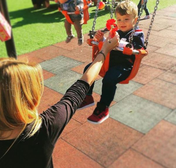 Αγγελική Ηλιάδη: Πήγε τα αγγελούδια της  για κούρεμα (φωτό)