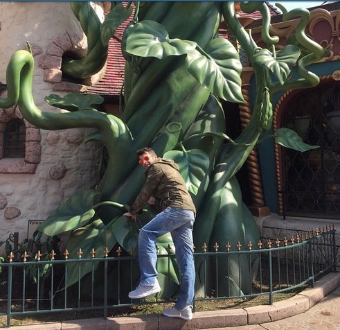 Ο Μάνος Ιωάννου στο… Παρίσι!