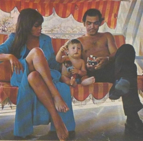 Τζένη Καρέζη: Οι άγνωστες φωτογραφίες της μεγάλης ηθοποιού