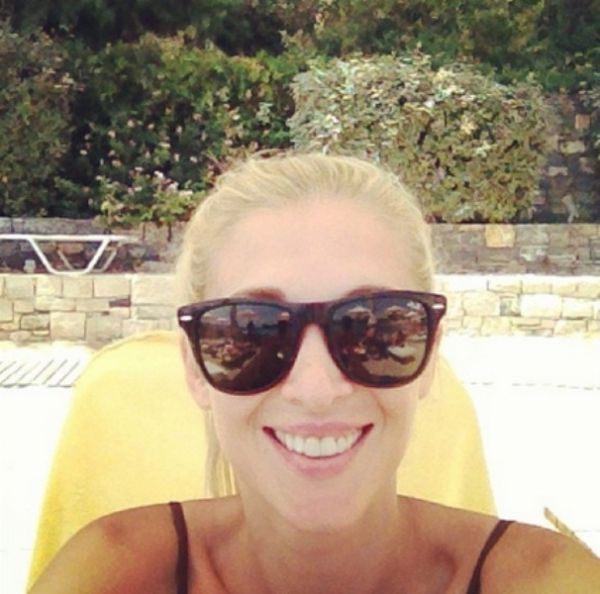 Νίκη Κάρτσωνα: Απολαμβάνει τις βουτιές της στο Λαγονήσι!