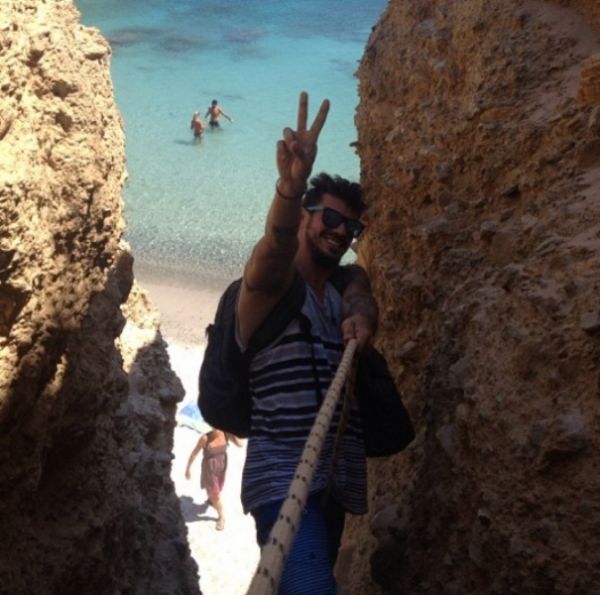 Demy-Άκης Πετρετζίκης: Φωτογραφίες από την εξόρμησή τους στη Μήλο