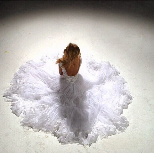 Πρόβα νυφικού κάνει η… 