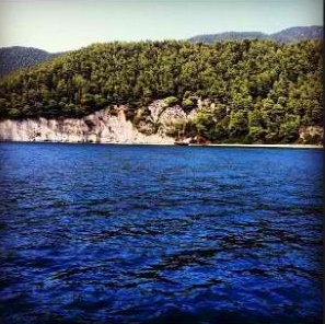 Η Μενεγάκη έμαθε να ανεβάζει και φωτογραφίες από τις διακοπές της! Δείτε τις!