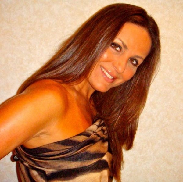 Ποια βλέπει αυτή την θέα από το μπαλκόνι του σπιτιού της;