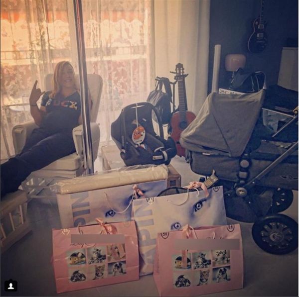 Γεννά η Πηνελόπη Αναστασοπούλου - Η φωτογραφία στο Instagram