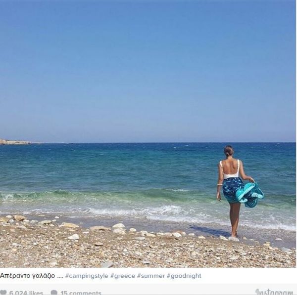 Σταματίνα Τσιμτσιλή: Συνεχίζει τις οικογενειακές διακοπές στην Πάρο