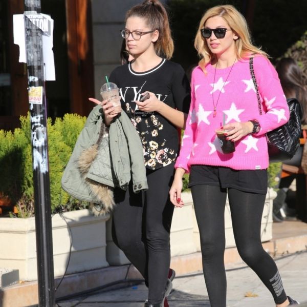 Δυο αγαπημένες αδερφούλες