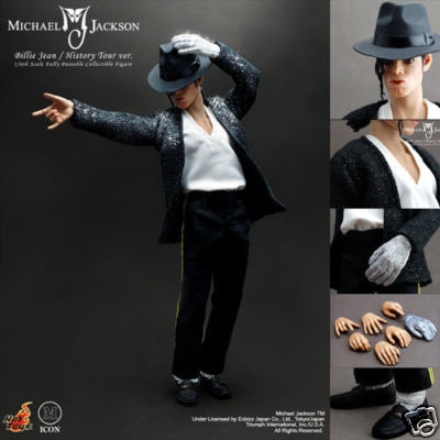 Ανάρπαστες οι "κούκλες" Michael Jackson 