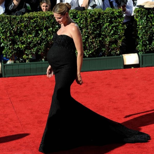 Η πολύ έγκυος Heidi Klum στα Emmy Awards