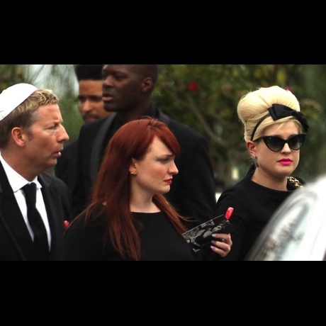 Ολοκληρώθηκε η κηδεία της Amy Winehouse