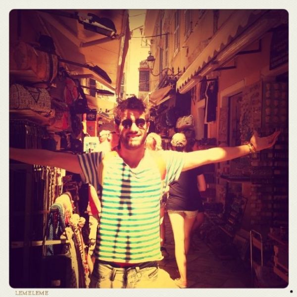 Ποιος επώνυμος απόλαυσε το μπάνιο του σε αυτήν την παραλία;  