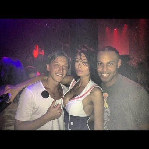 Τα γλέντια του Μεσούτ Οζίλ στην Αμερική