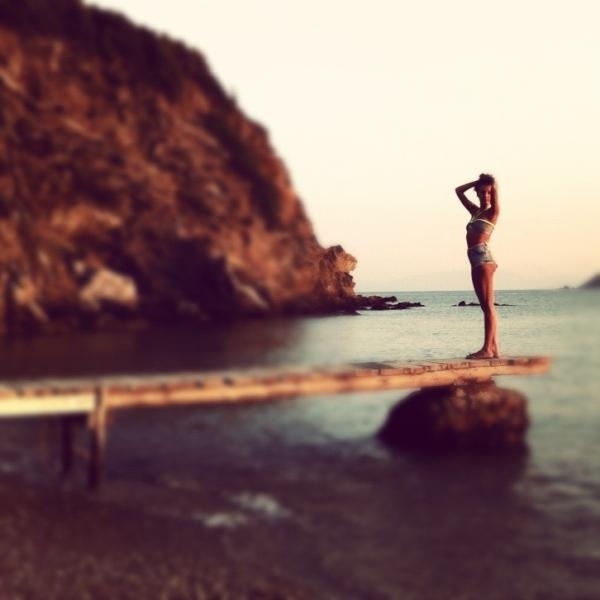 Τάμτα: Ποζάρει στις διακοπές της και τις tweet-άρει!