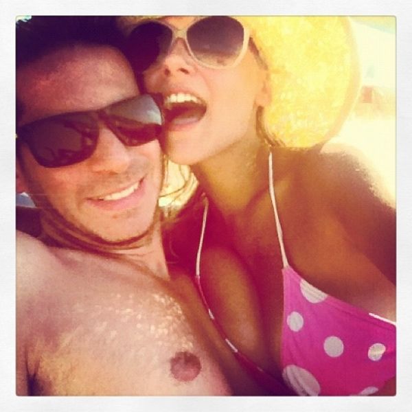 Κι έκρυψε το πρόσωπό της… (φωτο)