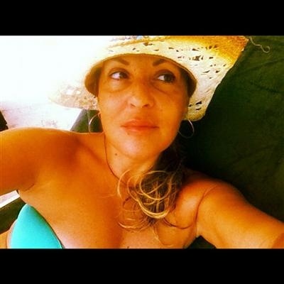 Ναταλία Γερμανού: Φωτογραφίζεται στις διακοπές της και δείχνει τι σημαίνει χωρίς ρετούς!