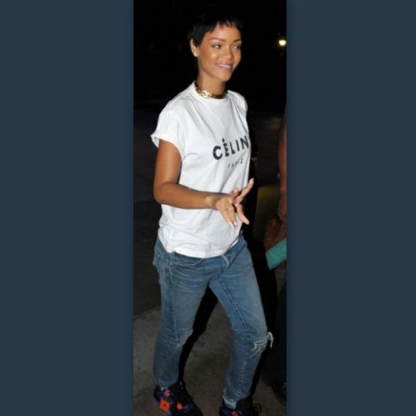 Η Rihanna αποφάσισε να αλλάξει και να βάλει, όχι μόνο τα ρούχα της αλλιώς, αλλά και… το hair look της! 