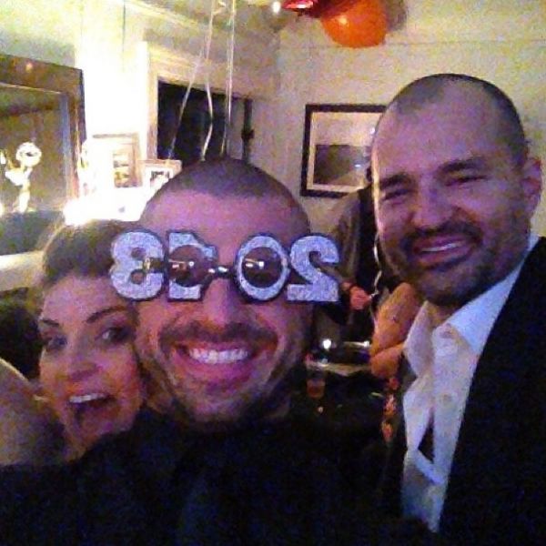 Το πάρτι ξεκίνησε με σαμπάνιες στην μπανιέρα για τον…