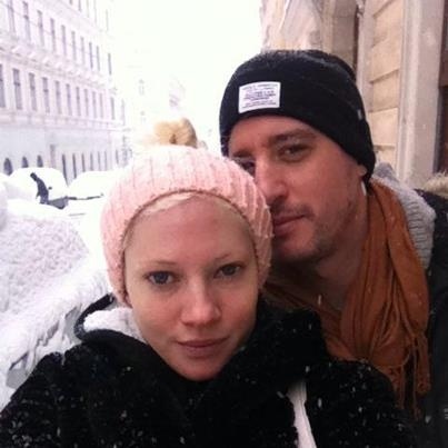 Η Τζούλια ντύθηκε και βγήκε στα χιόνια!