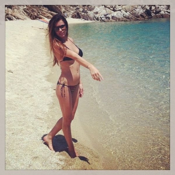 Δείτε την Χριστίνα Κολέτσα στην παραλία