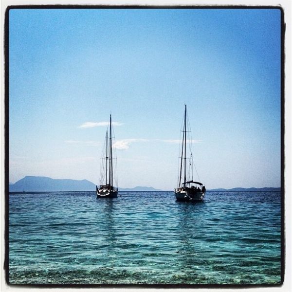 Στιγμιότυπα από τις διακοπές Έλλης Κοκκίνου και Σίσσυς Χρηστίδου στη Λευκάδα (φωτογραφίες)