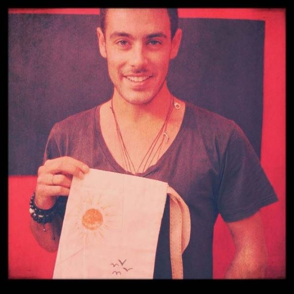 Οι Έλληνες celebrities ζωγραφίζουν την Ελλάδα