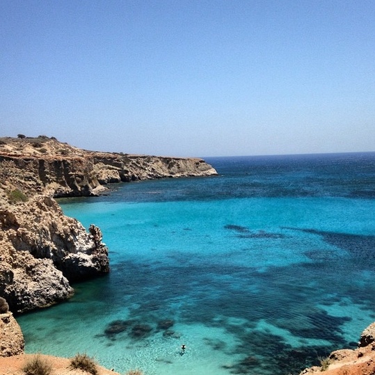 Demy-Άκης Πετρετζίκης: Φωτογραφίες από την εξόρμησή τους στη Μήλο