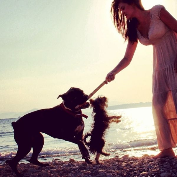 Οι τρυφερές φωτογραφίες της Μαρίας Κορινθίου στην παραλία με… 