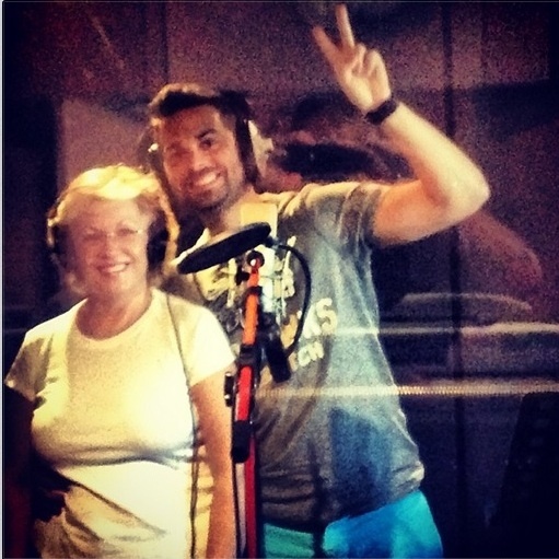 Ηλίας Βρεττός: Η μαμά του του κάνει φωνητικά!