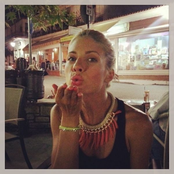 Η Ευαγγελία Αραβανή μας συστήνει τον μπαμπά της!