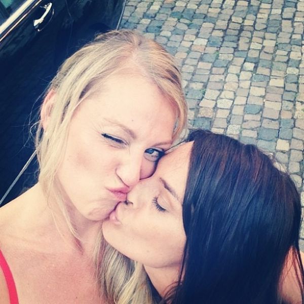 H Υβόννη Μπόσνιακ στο γάμο του αδερφού της (φωτό)