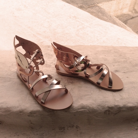 Η Ελλάδα διαφημίζεται στην Vogue