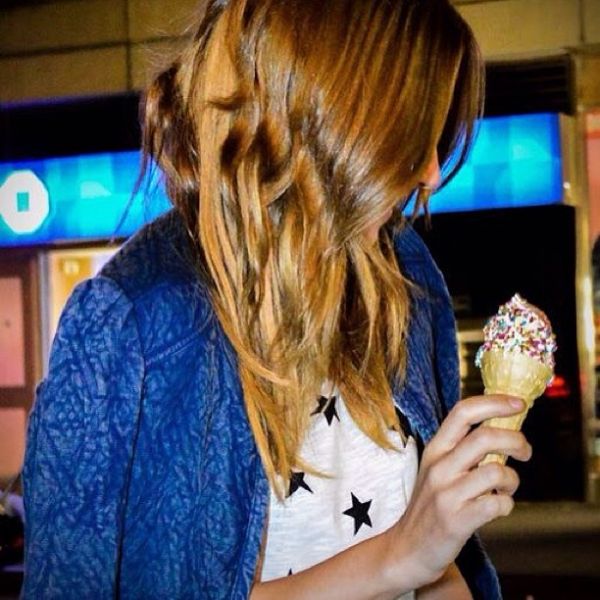 Kαι όμως η Όλγα Φαρμάκη τρώει… παγωτό!