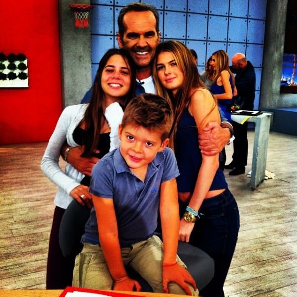 Πέτρος Κωστόπουλος-Τζένη Μπαλατσίνου: Με τα παιδιά τους στο «Πρωινό Mou»!