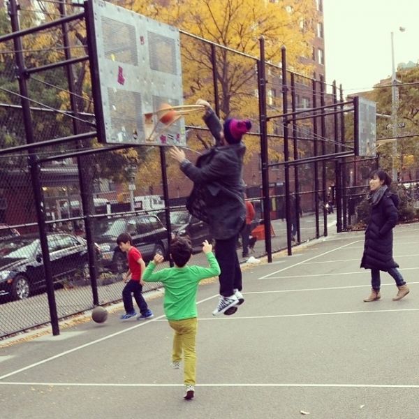 Η Σοφία Καρβέλα έγινε παπαράτσι για χάρη του Πανουργιά! (φωτό)