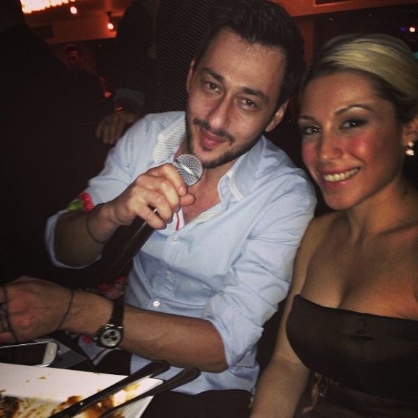 Ο Πάνος Καλίδης στα γενέθλια της Μαρίας Καρλάκη