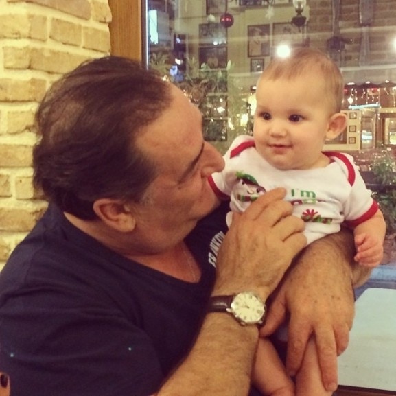 Αυτός είναι ο πιο μικρός θαυμαστής του Βασίλη Καρρά, που τον συγκίνησε!