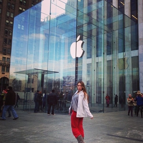 Ελληνίδα celebrity με την κόρη της συνάντησαν τον Ethan Hawke στην παγωμένη Νέα Υόρκη! (φωτογραφίες)