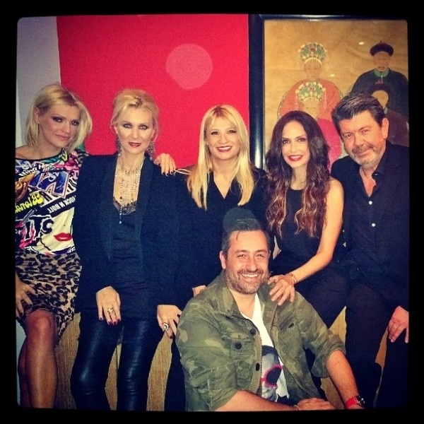 Τα κορίτσια ξενυχτάνε!!