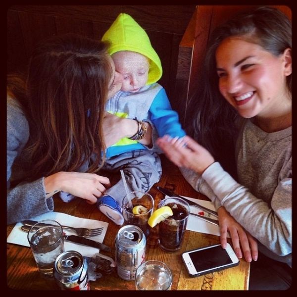 Σοφία Καρβέλα: Η νέα τρυφερή φωτογραφία με τον γιο της!