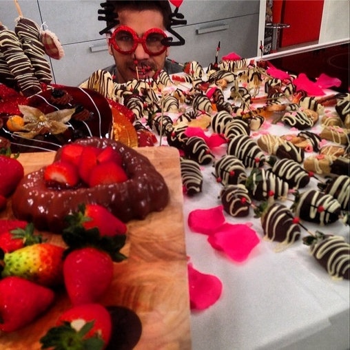 Σε… ερωτική διάθεση ο Άκης Πετρετζίκης