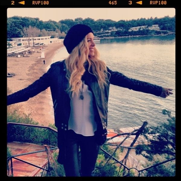 Κατερίνα Καινούργιου: Βόλτα στη θάλασσα