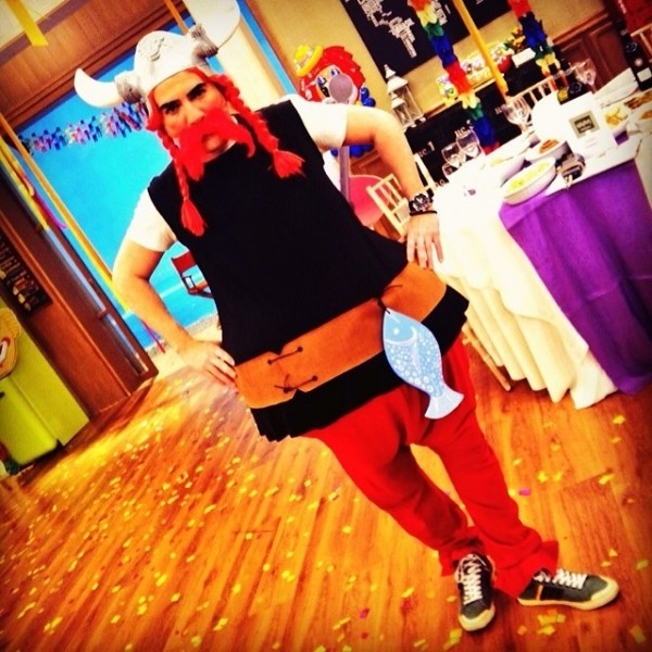 Απόκριες 2014: Οι μεταμφιέσεις των επωνύμων σε φωτογραφίες! 