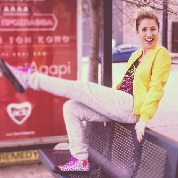 Μαρία Ηλιάκη: Άβαφη στη στάση του λεωφορείου!